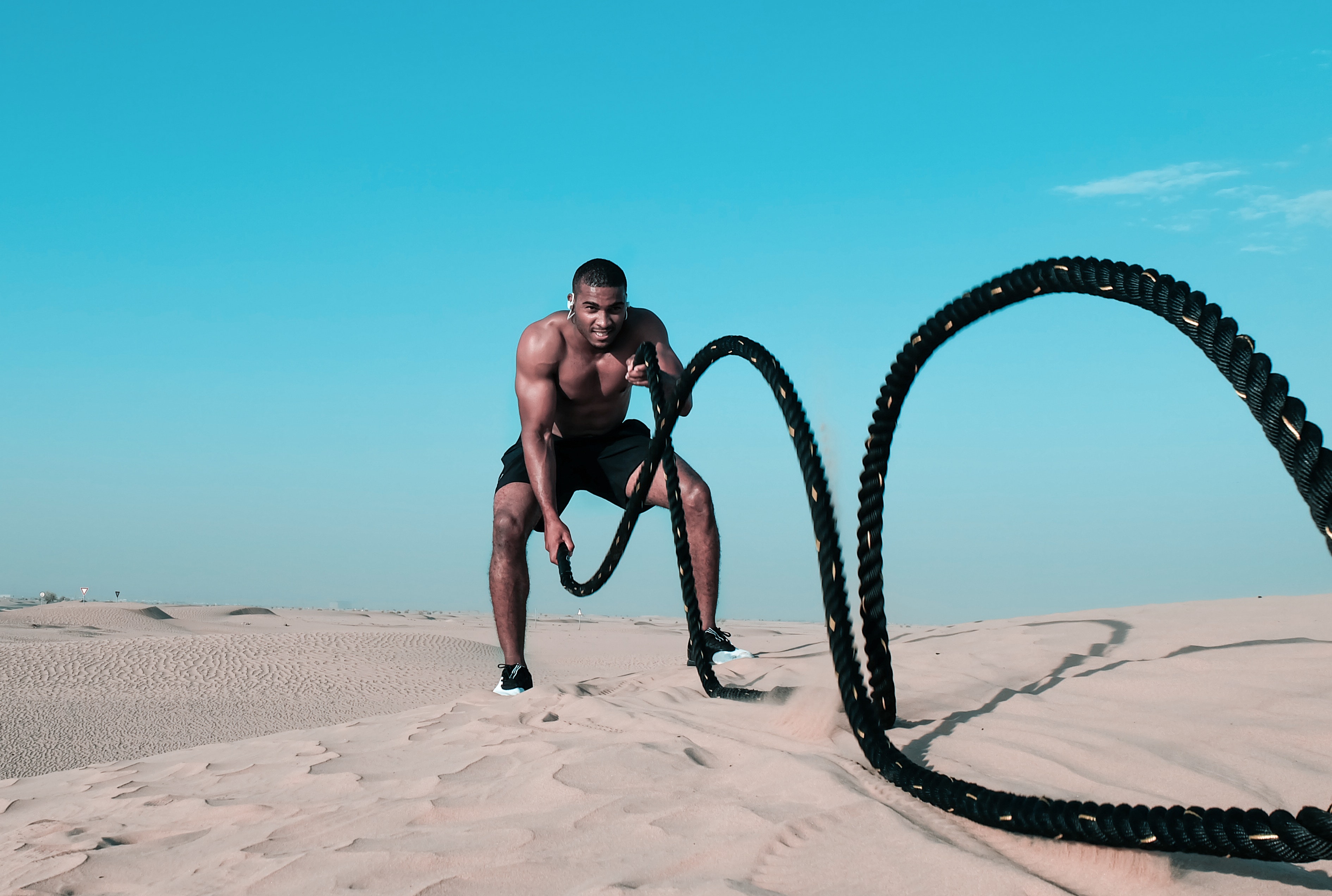 bodybuilder-bodybuilding-desert-1346303